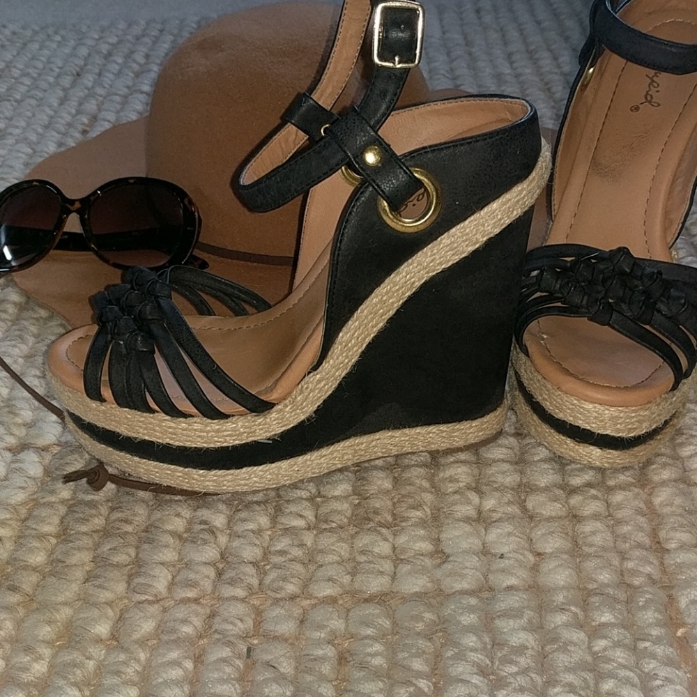 Shoes - Picture 2 of 2